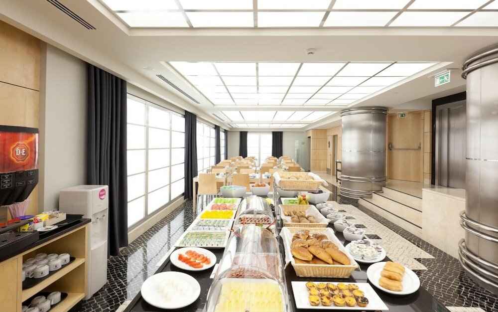 Фото Hotel Alif Avenidas