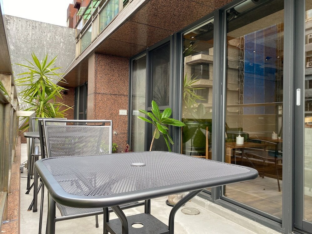 Фото We Come Hostel