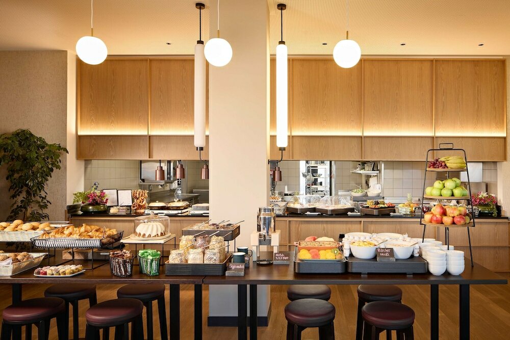 Фото Adina Apartment Hotel Munich