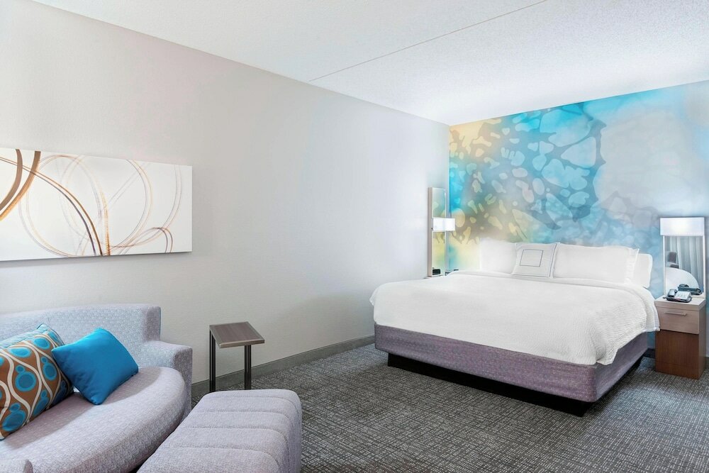 Фото Courtyard by Marriott Tampa Downtown