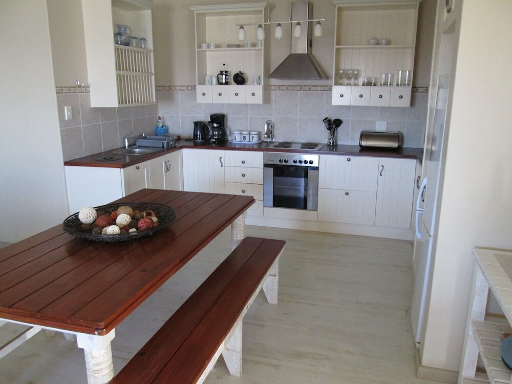 Фото Sea Whisper Guest House & Self Catering