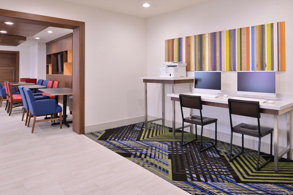 Фото Holiday Inn Express Hotel & Suites Mesquite, an Ihg Hotel