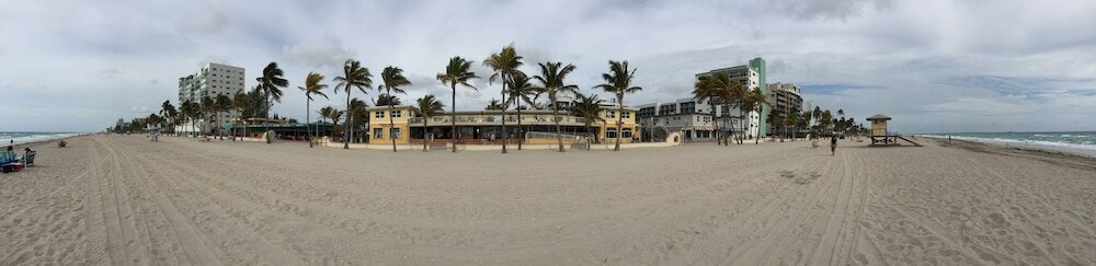 Фото Hollywood Beach Resort- Beautiful Large Studio