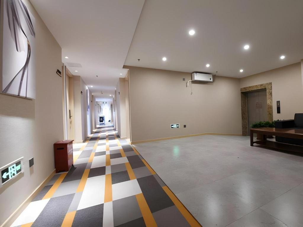 Фото Shell Hotel Shanghai Normal University Hongcao Road Metro Station Guiping Road