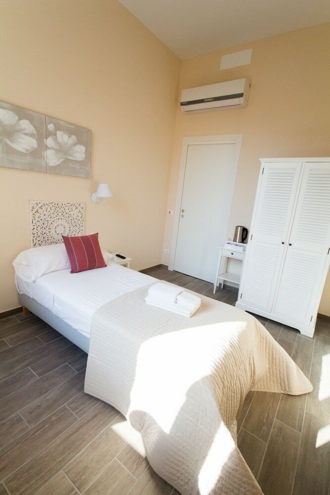 Фото Emily Rooms