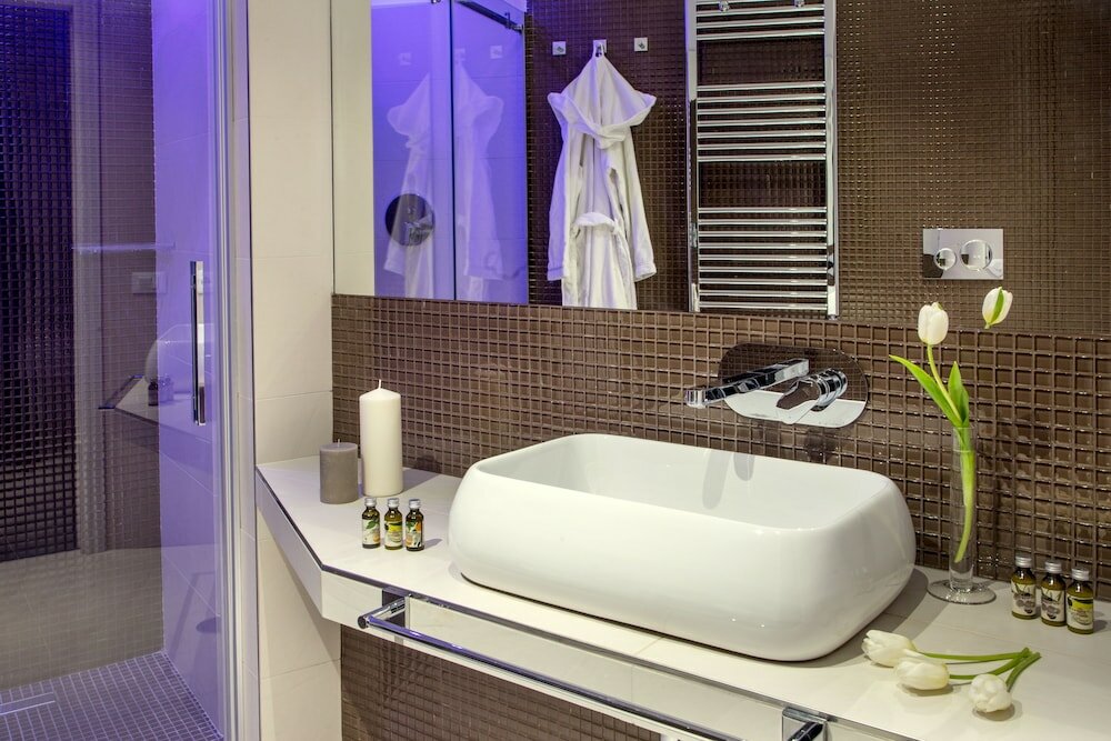 Фото Gcf Luxury Suites, Guest House