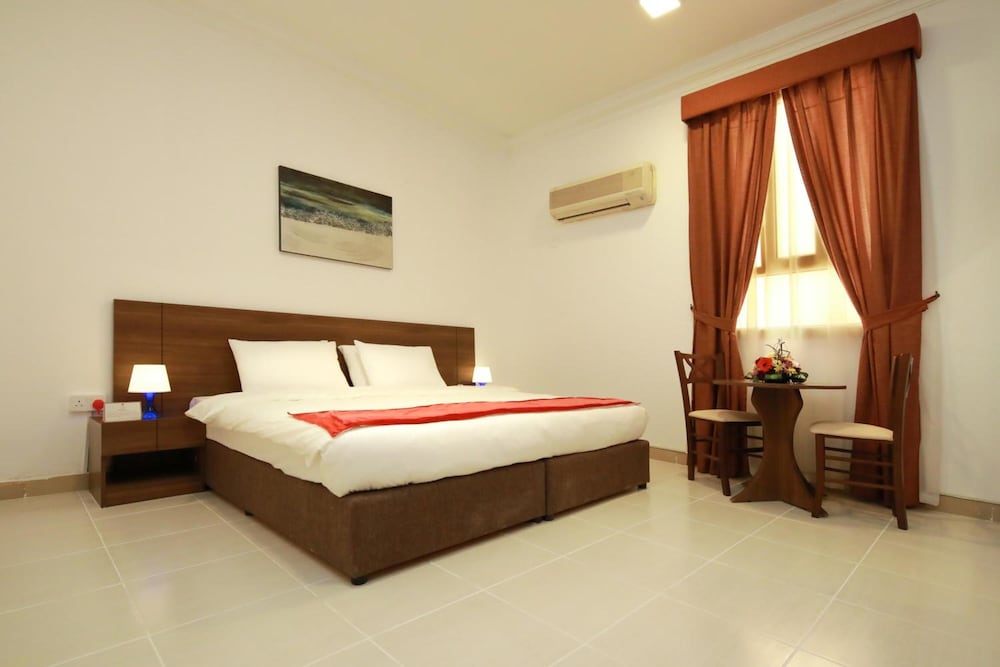 Фото LaVilla Hotel