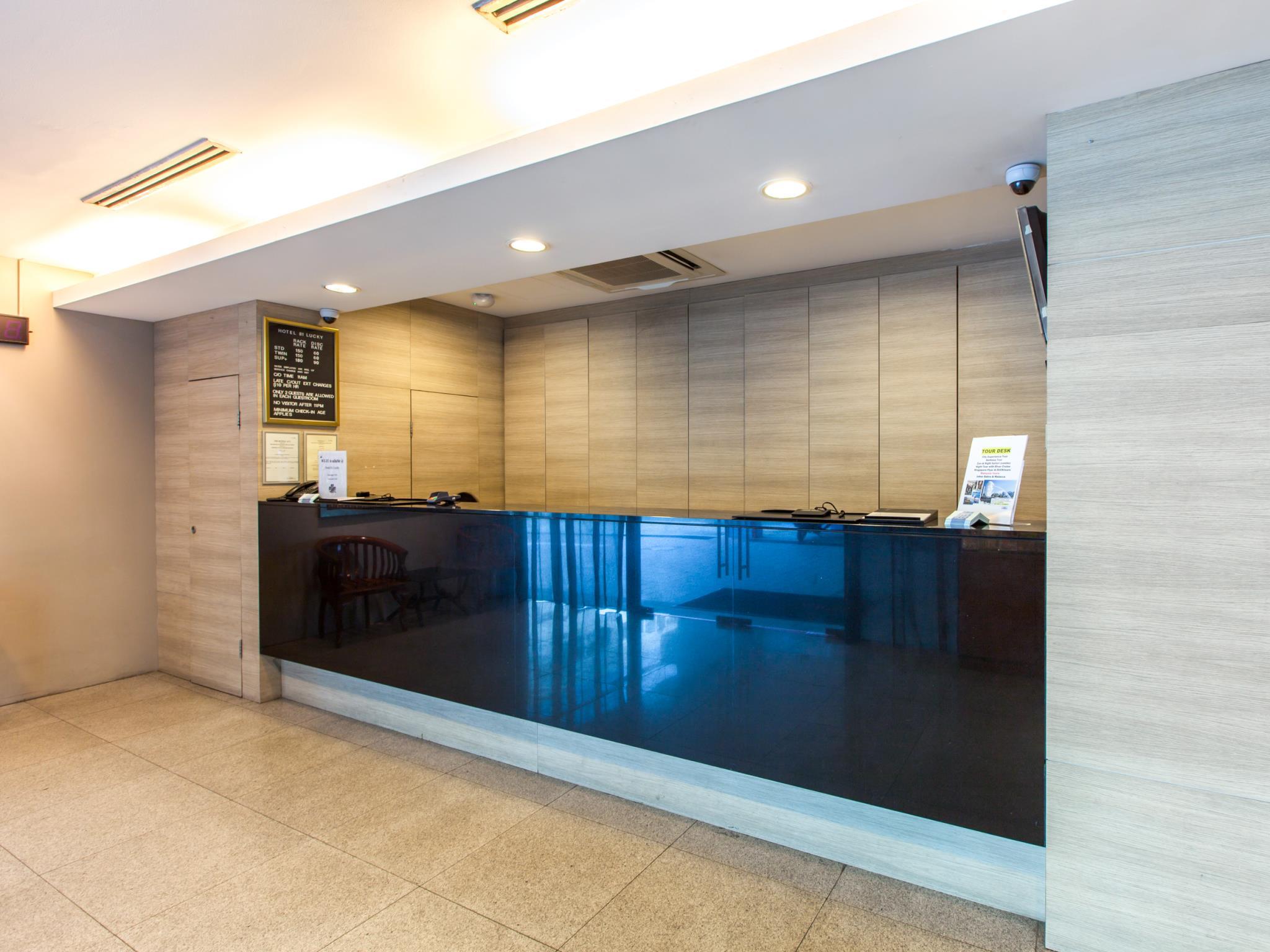 Фото Hotel 81 Lucky