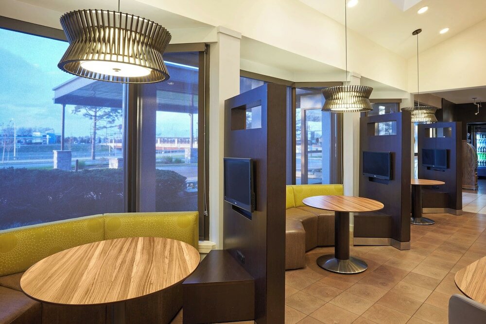 Фото Courtyard by Marriott Chicago Wood Dale