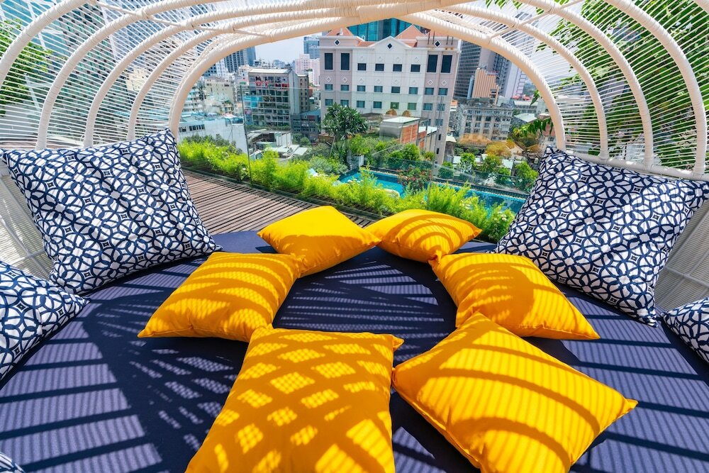 Фото Au Lac Charner Hotel