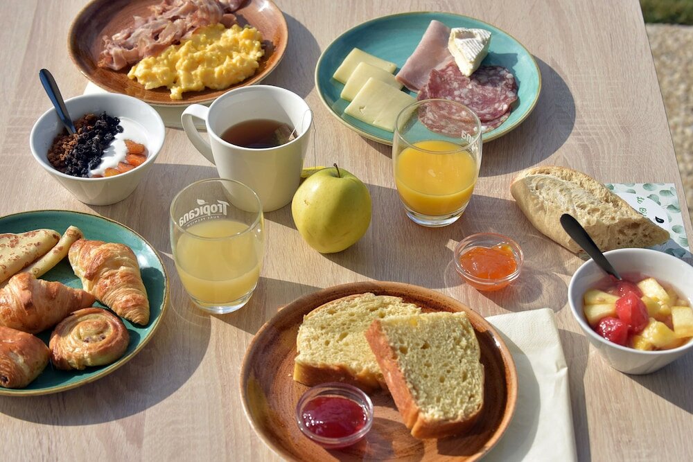 Фото Hôtel Kyriad La Rochelle Centre Ville