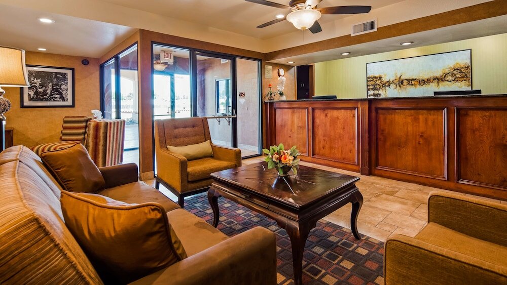 Фото Best Western Exeter Inn & Suites