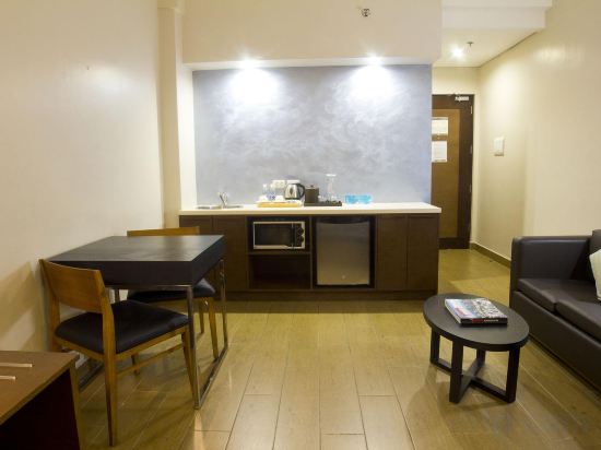 Фото Microtel by Wyndham Acropolis