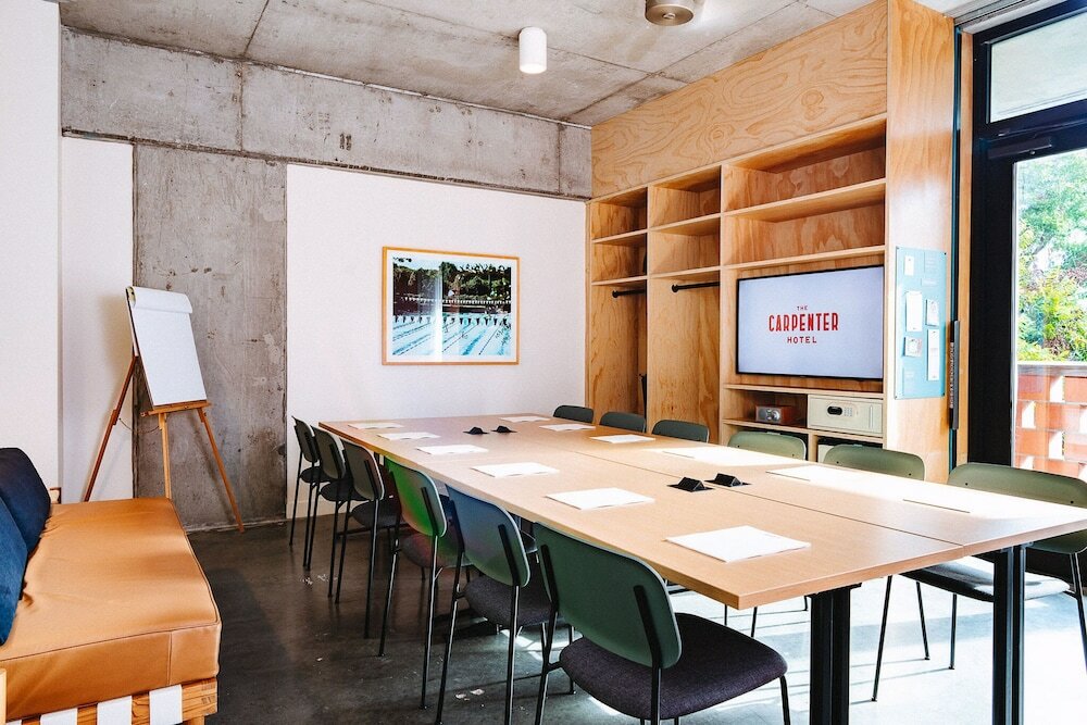 Фото The Carpenter Hotel