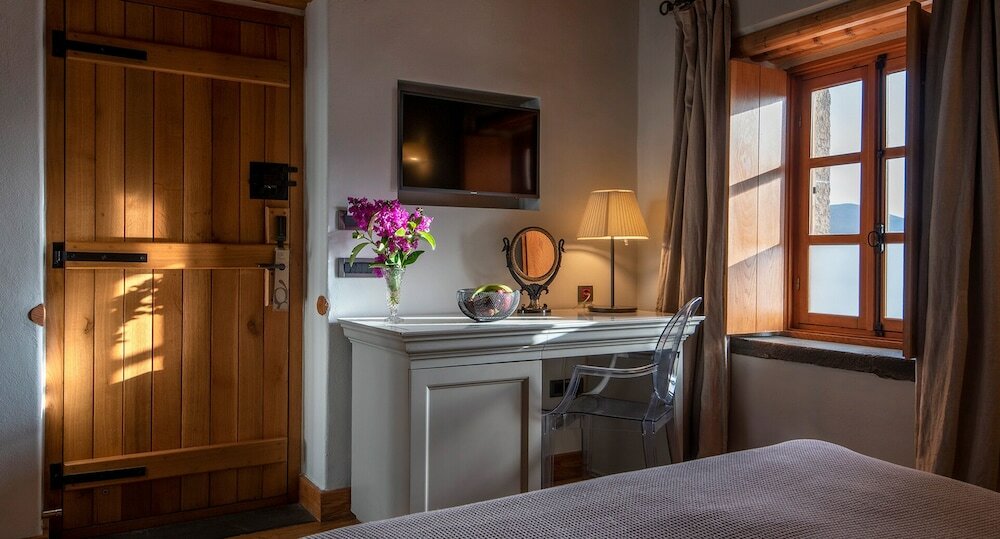 Фото Kinsterna Hotel