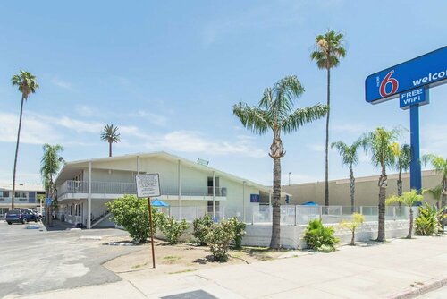 Гостиница Motel 6 Bakersfield в Бэйкерсфилде