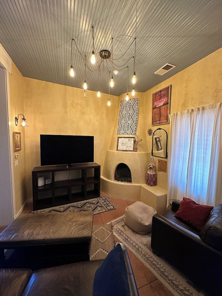 Фото Painted Lady Bed & Brew