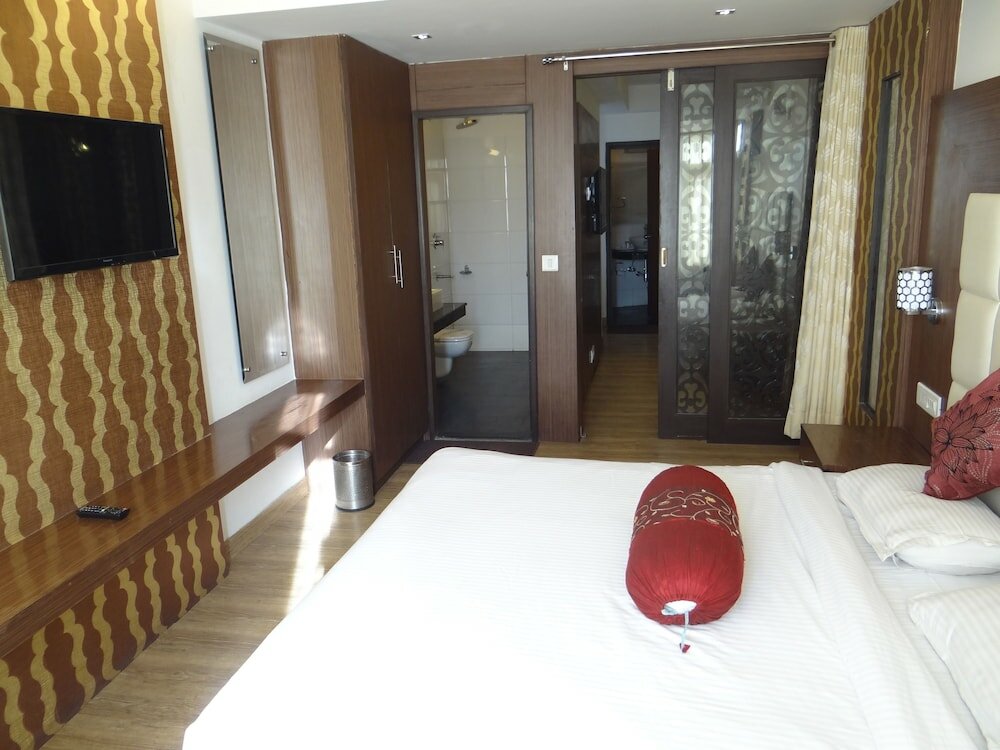 Фото Hotel Surya