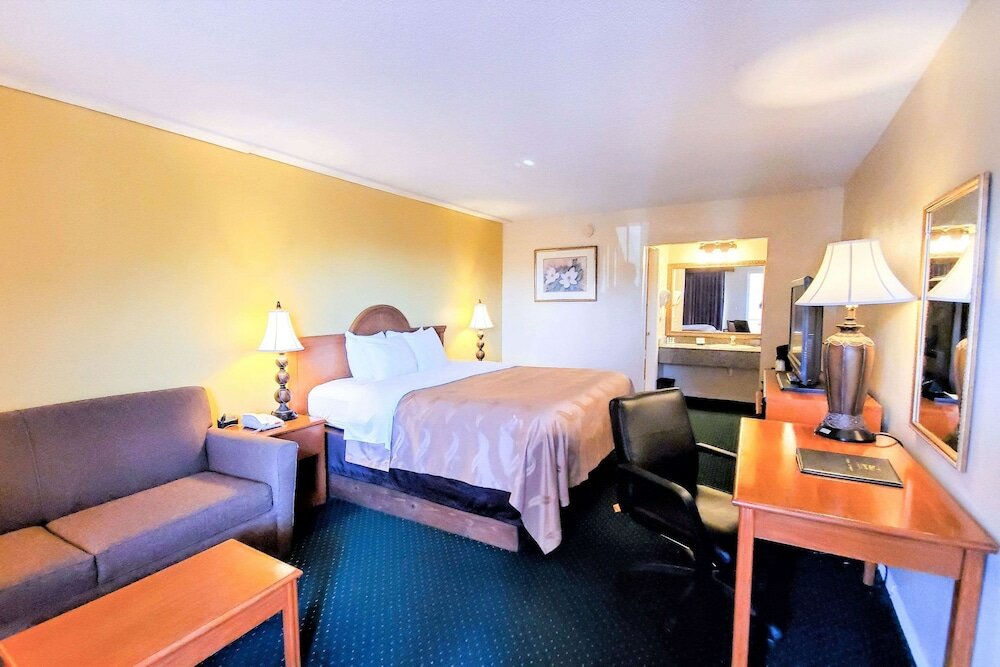 Фото Quality Inn near Manatee Springs State Park