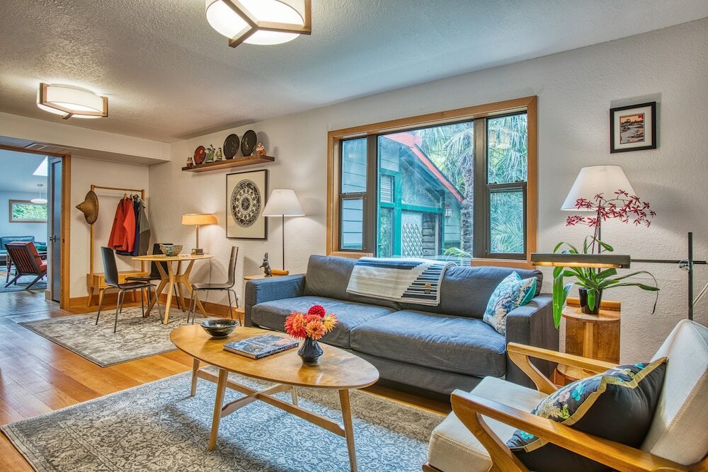 Фото Sehome Garden Inn