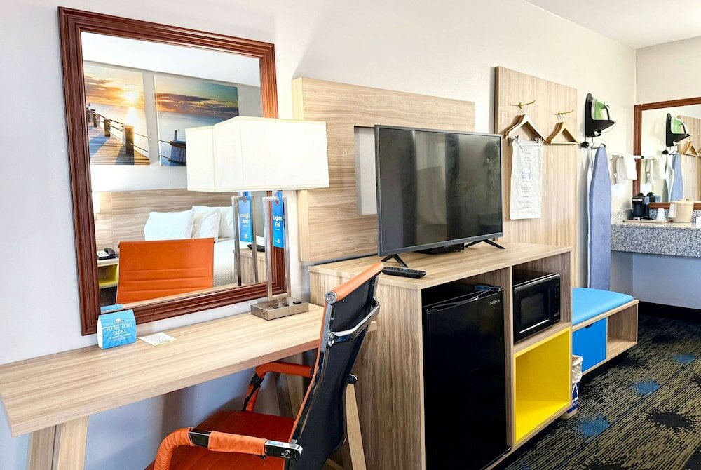 Фото Days Inn by Wyndham Greenville