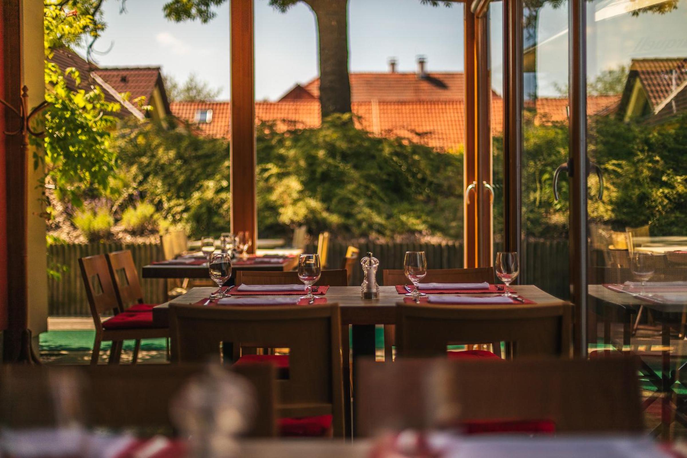 Фото Park Holiday Congress & Wellness Hotel