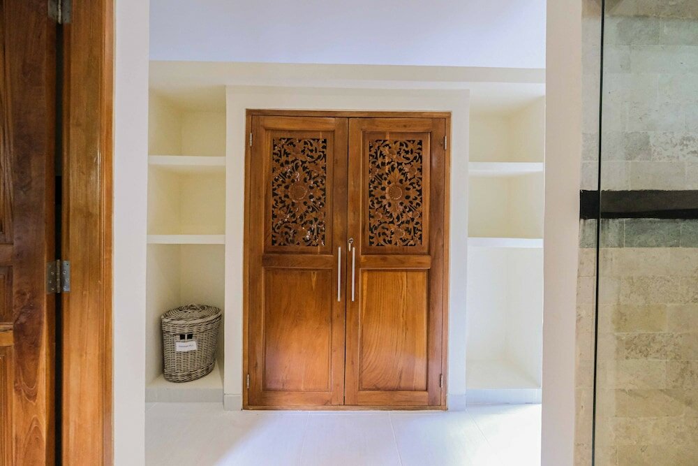 Фото Poinciana Resort Bali