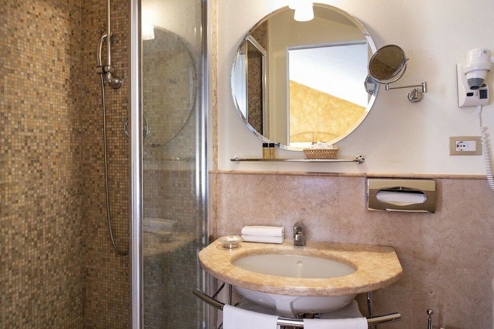 Фото Hotel L'Antico Pozzo