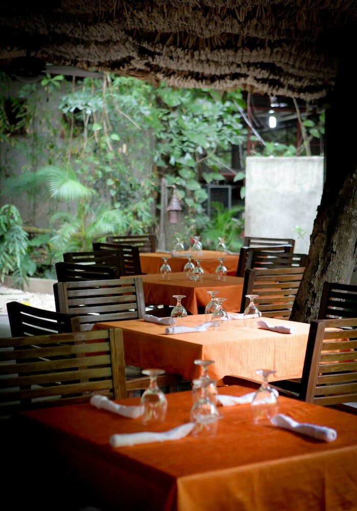 Фото La Reserve Hotel