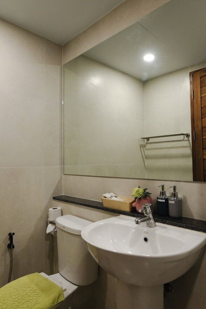 Фото The White Elephant Home