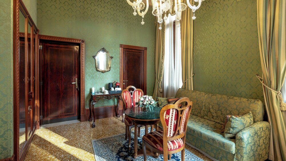 Фото Hotel Al ponte dei sospiri