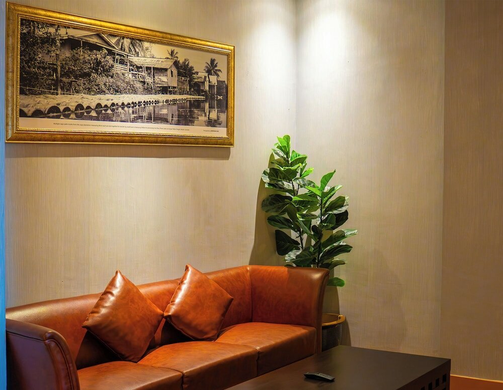 Фото The Waterfront Hotel