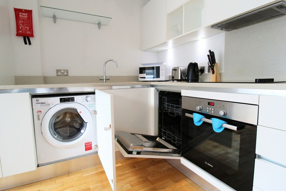 Фото London Bridge – Tooley St by Flying Butler