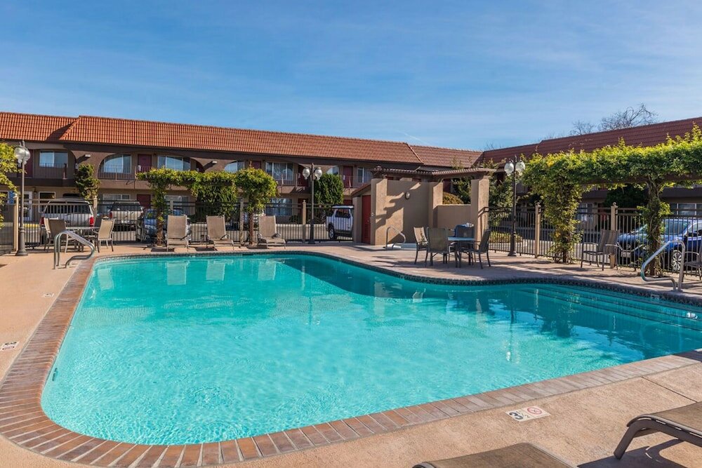 Фото Laurel Inn Motel