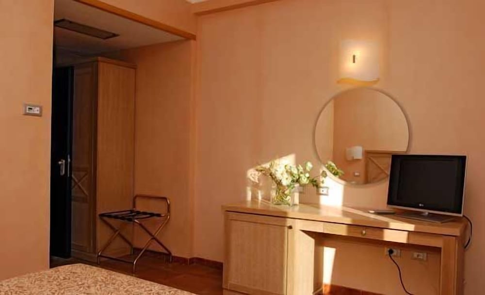 Фото Mahara Hotel & Wellness