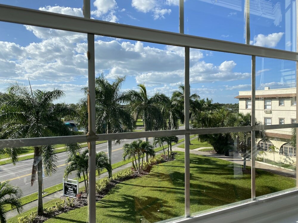 Фото Crystal Bay Hotel