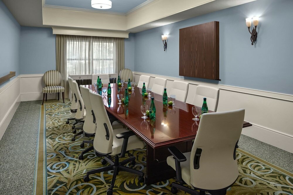 Фото Courtyard by Marriott Charleston Mount Pleasant