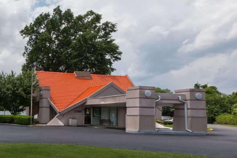 Фото Motel 6 Lawrenceville, Nj