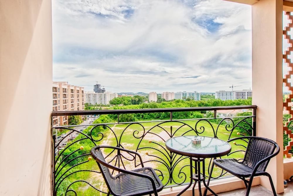 Фото Atlantis Condo Resort Pattaya by Trirong