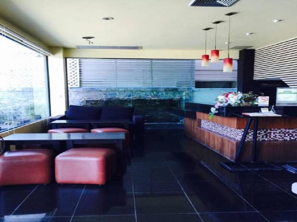 Фото Prachuap Beach Hotel