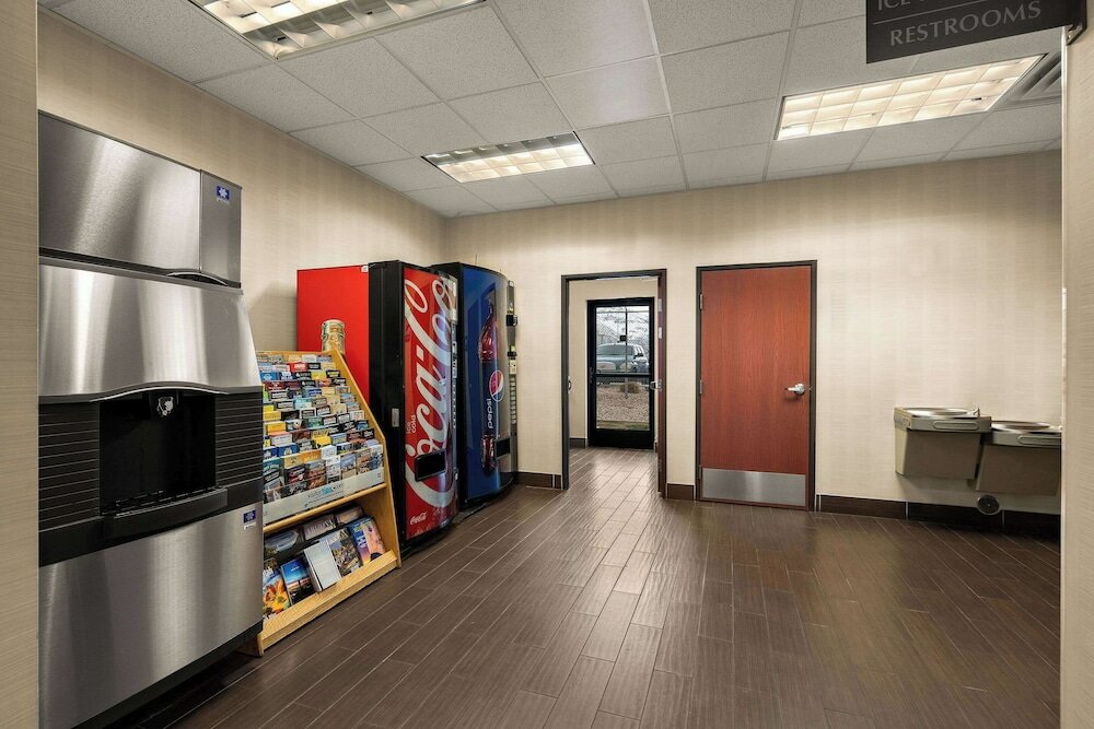 Фото Comfort Inn Ogden near Event Center