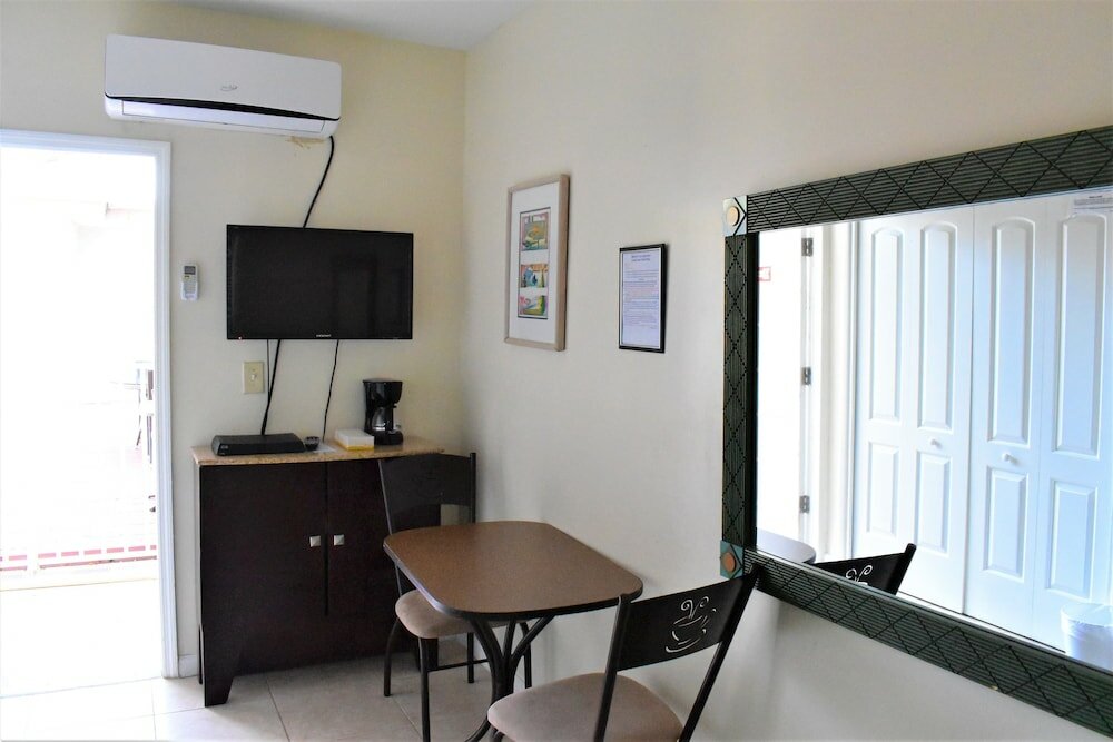 Фото Golden Sand Oceanfront