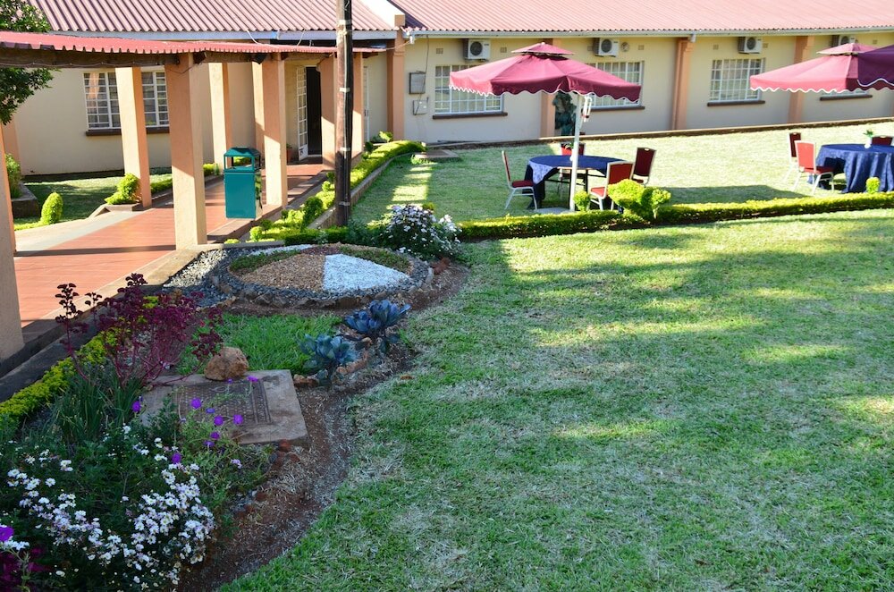 Фото Riverside Hotel and Conference Centre