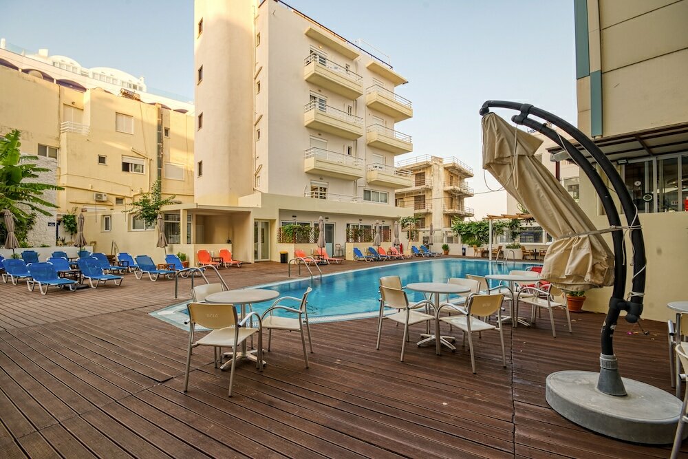 Фото отеля 1