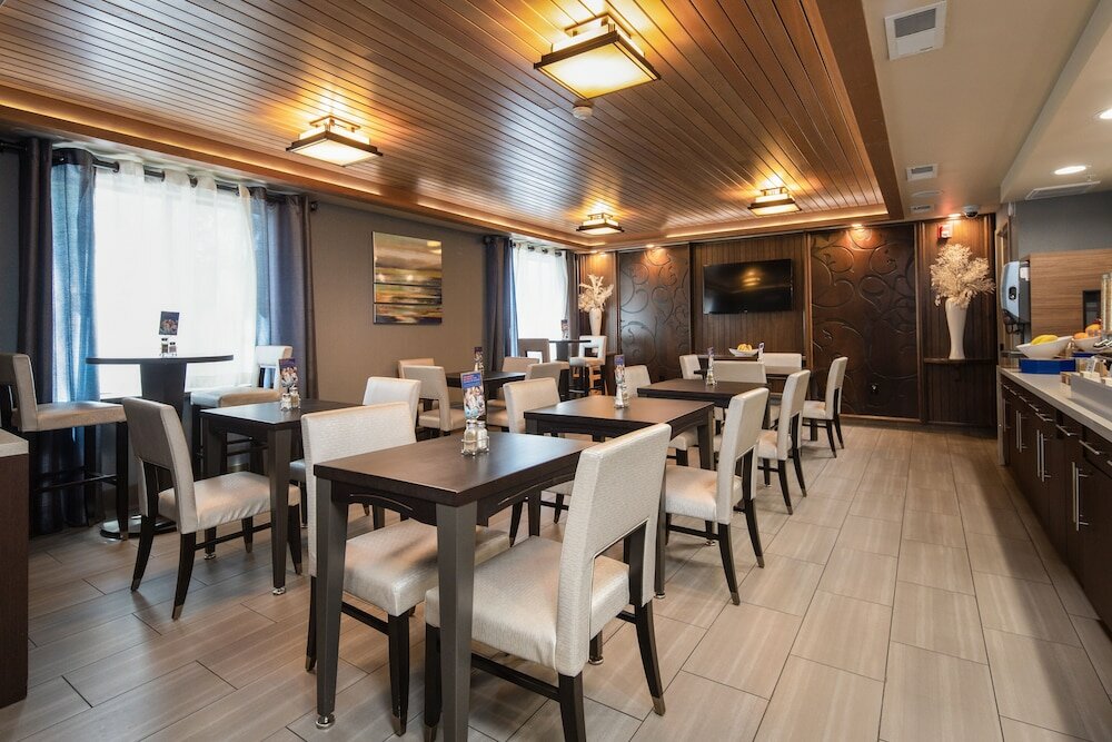 Фото Holiday Inn Express Redwood City-Central, an Ihg Hotel