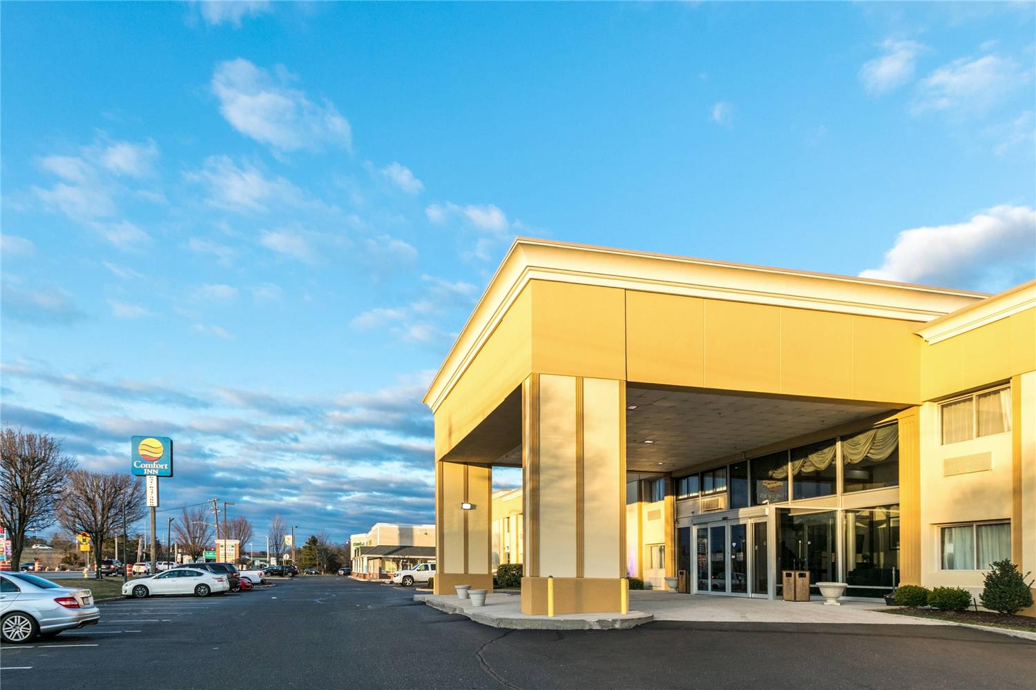 Фото Comfort Inn Medford - Long Island