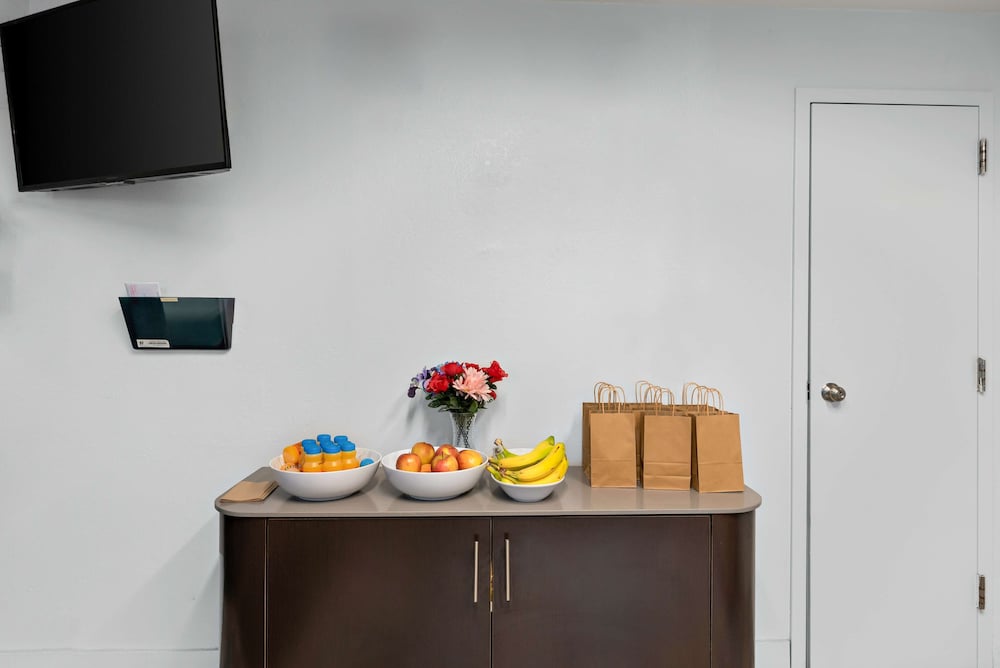 Фото Motel 6 Bangor, Me