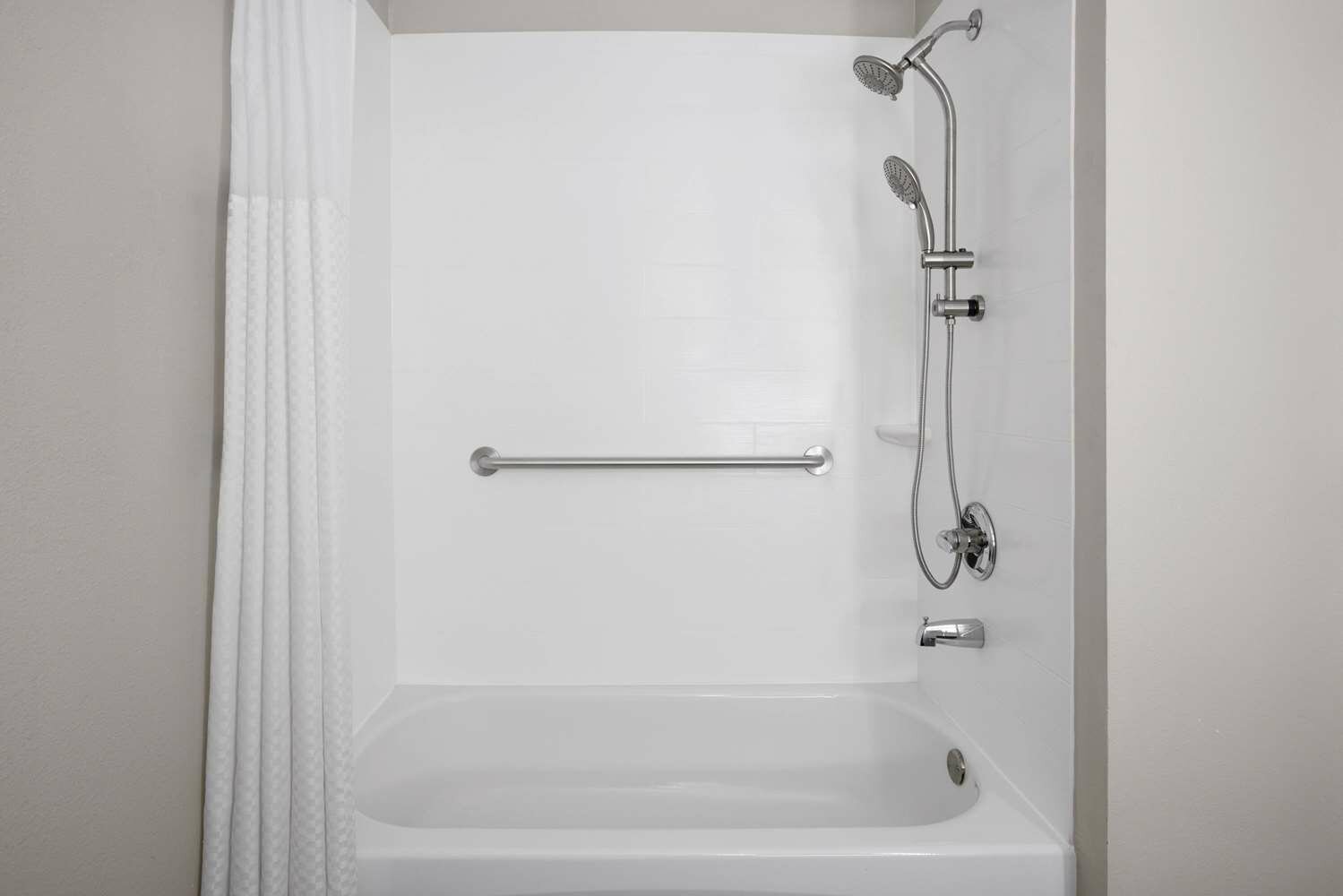 Фото Microtel Inn by Wyndham Raleigh Durham Airport