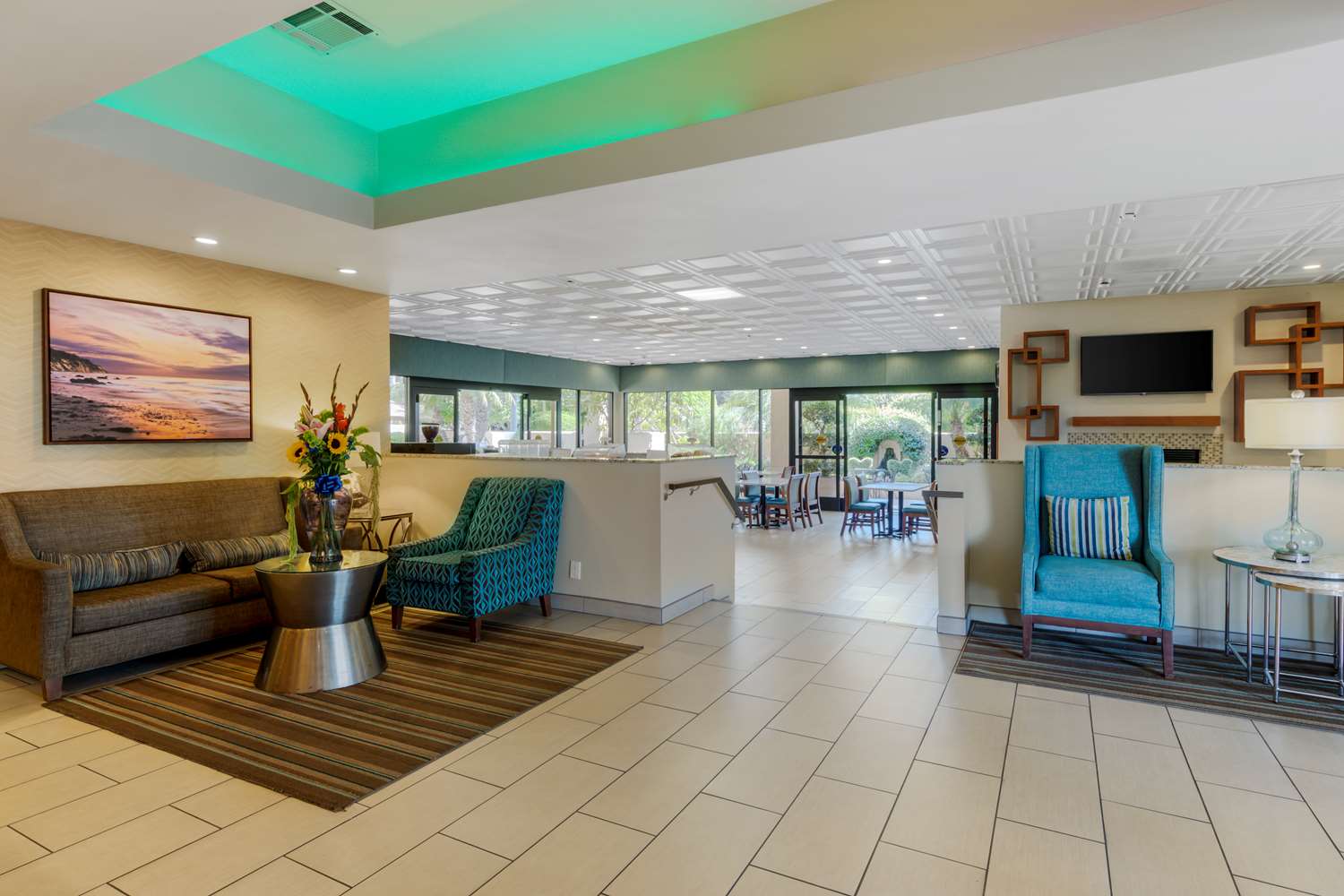 Фото Best Western Plus South Coast Inn