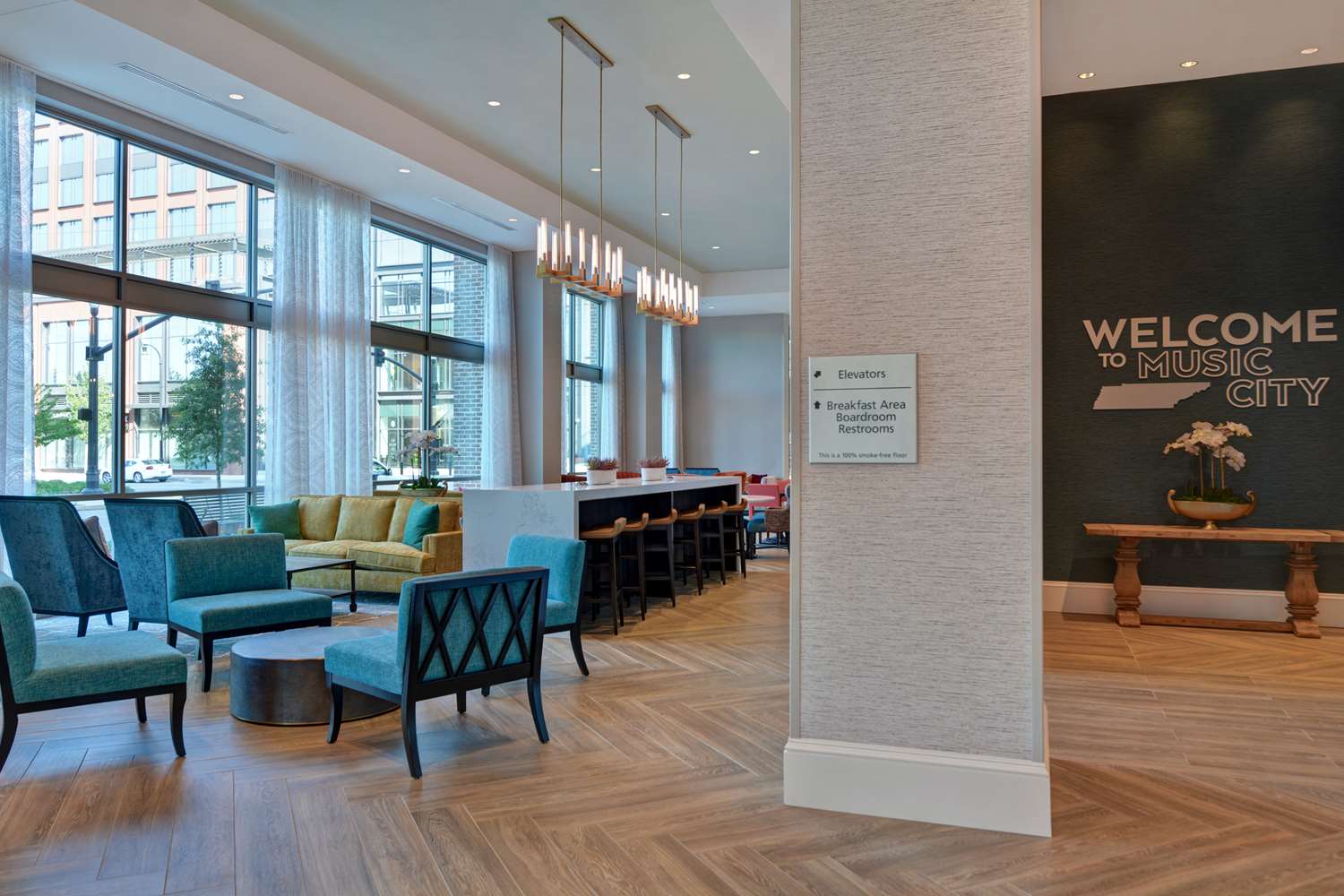 Фото Hampton Inn & Suites Nashville Downtown Capitol View